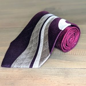 Arrow Men's Necktie Maroon/Tan Wave Pattern Silk